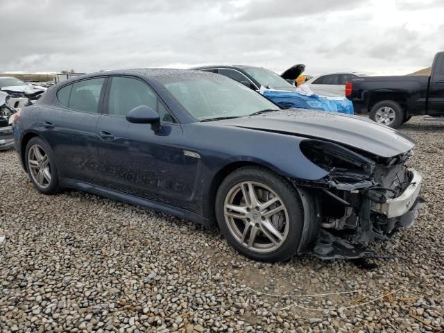 2012 Porsche Panamera 2