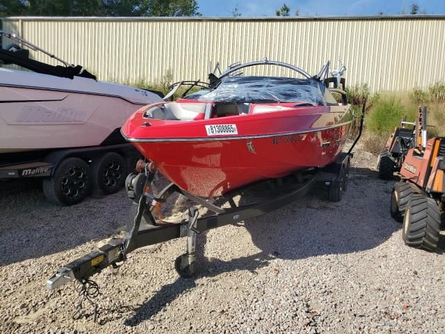 2014 Malibu Wakesetter-Boat