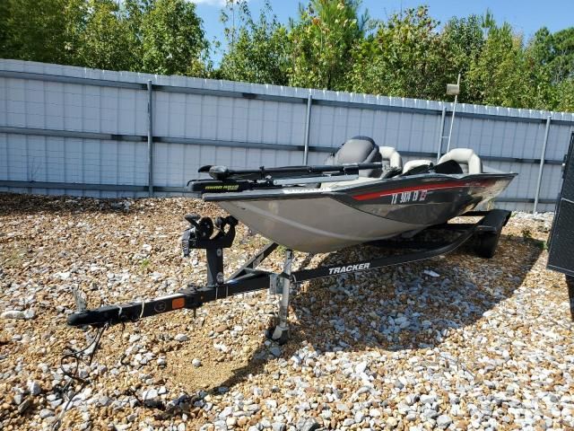 2018 Tracker Boat