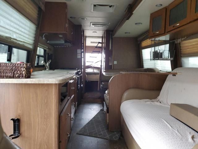 2015 Ford Econoline E450 Super Duty Cutaway Van