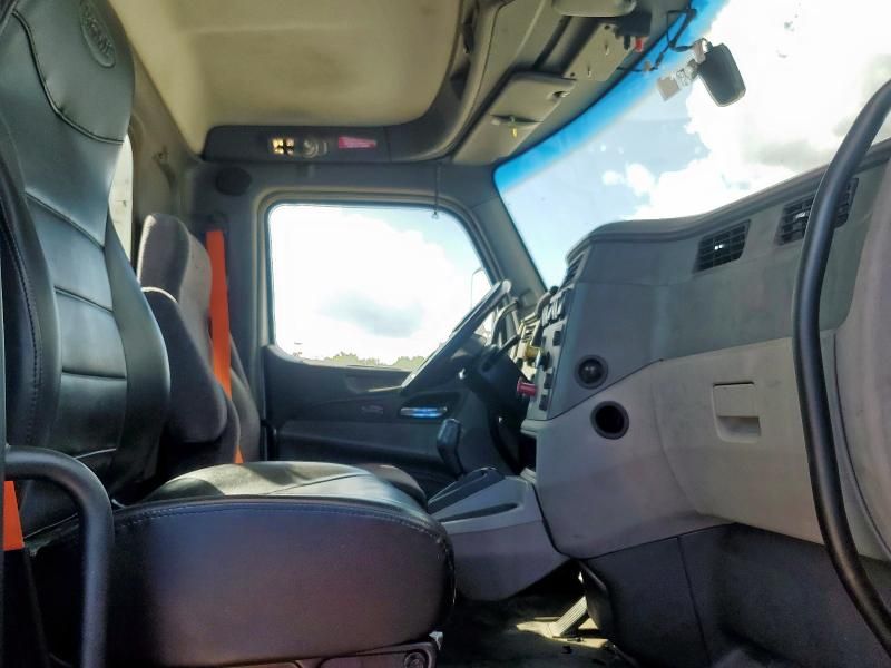 2017 Peterbilt Tractor 2017 Peterbilt 579 Semi Truck