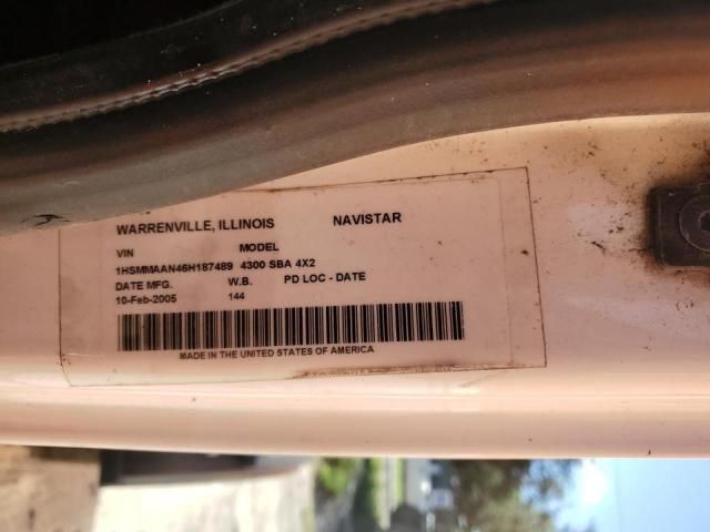 2006 International 4300 Semi Truck