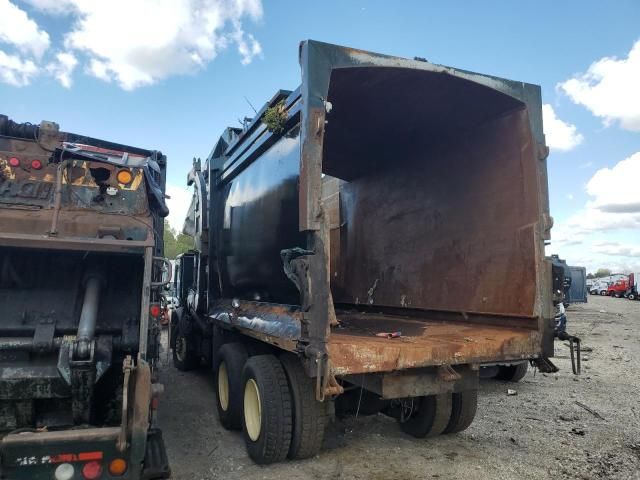 2007 Mack 600 LE600-Trucks Utility / Service TRU