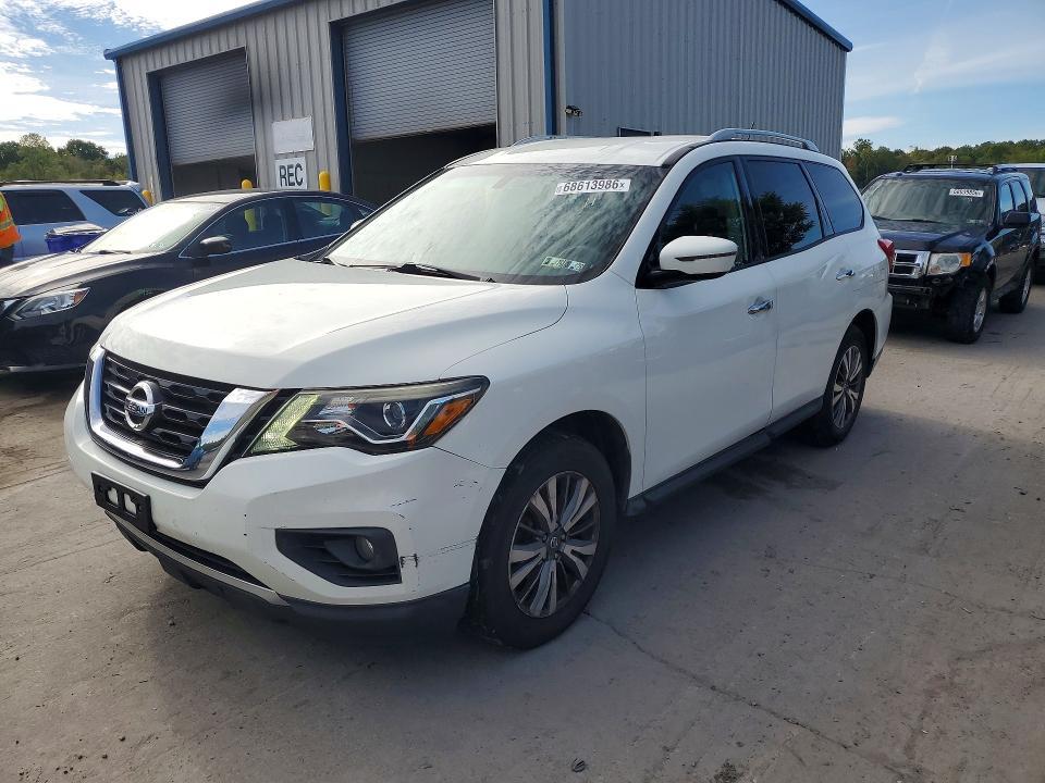 2017 Nissan Pathfinder SV