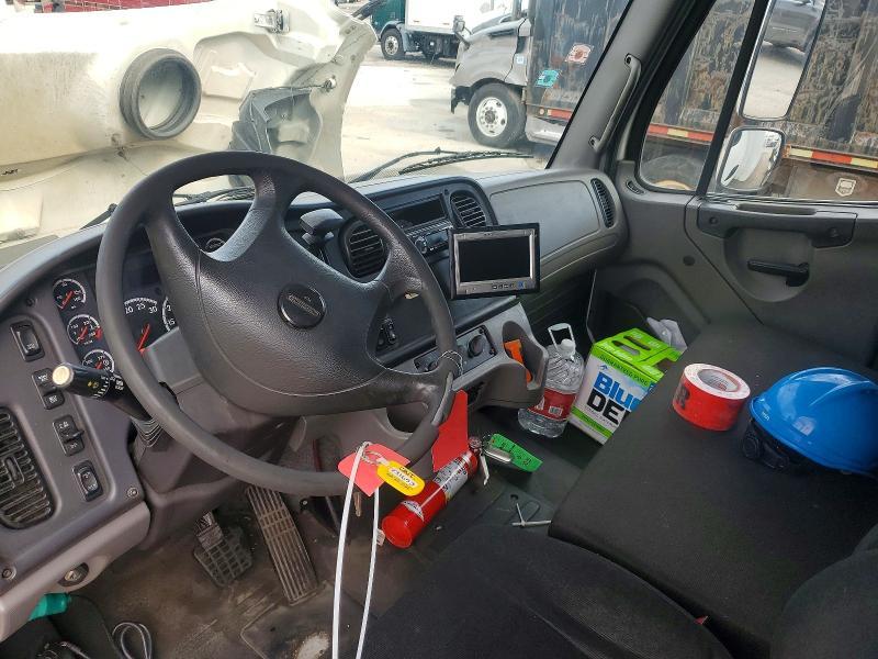 2017 Freightliner M2 106 MED-BOX Truck