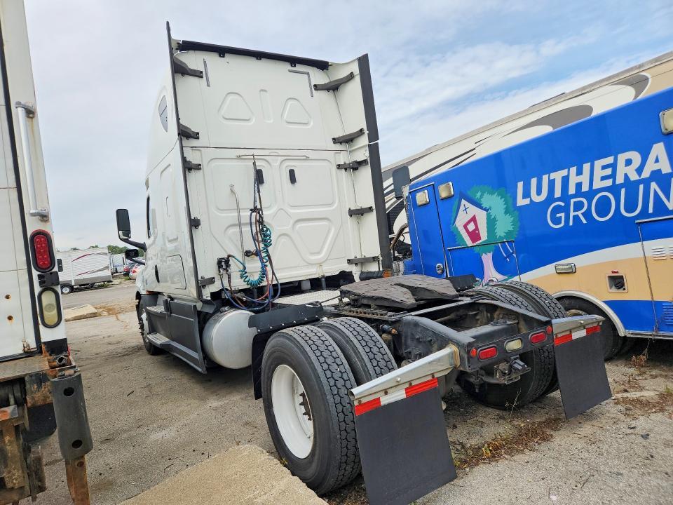 2020 Freightliner Cascadia 126 Semi Truck