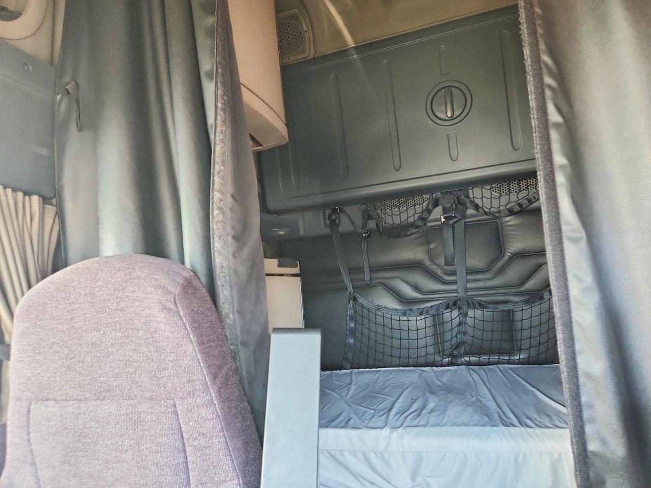 2014 Freightliner Cascadia 125