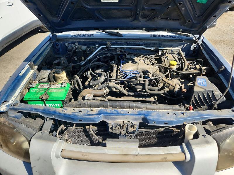 2001 Nissan Frontier XE