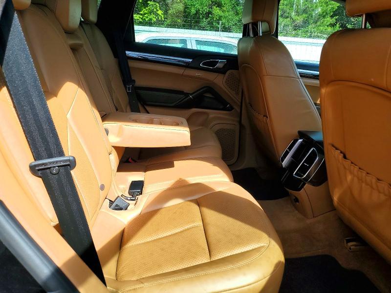 2013 Porsche Cayenne GTS