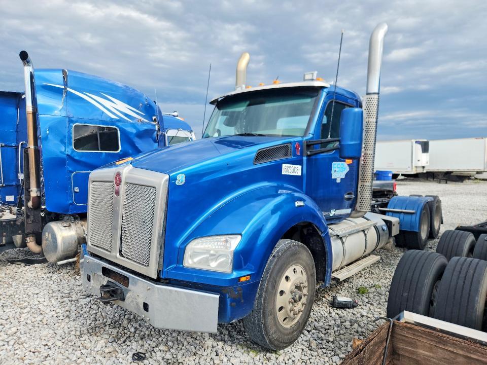2016 Kenworth T880 Semi Truck