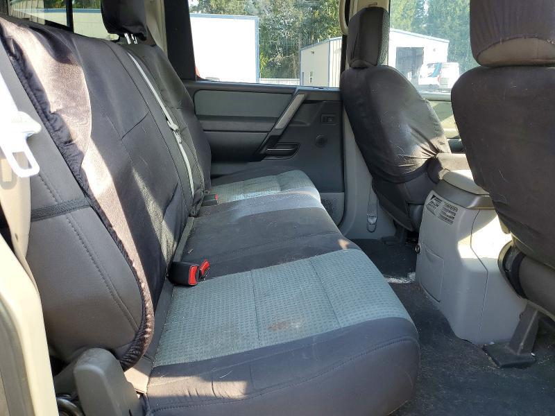 2004 Nissan Titan XE