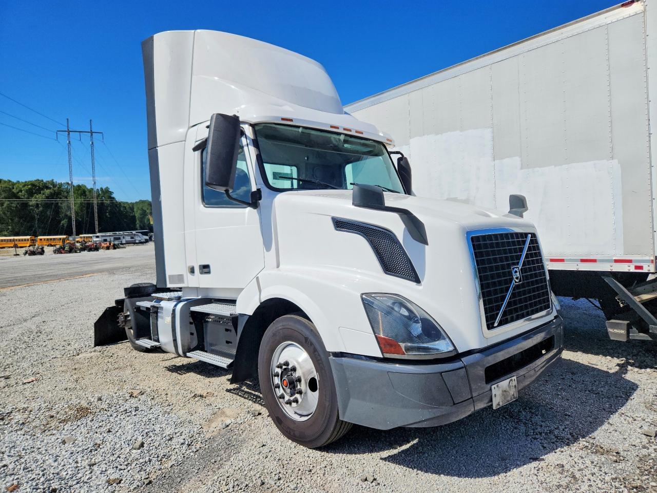 2018 Volvo VNL Semi Truck