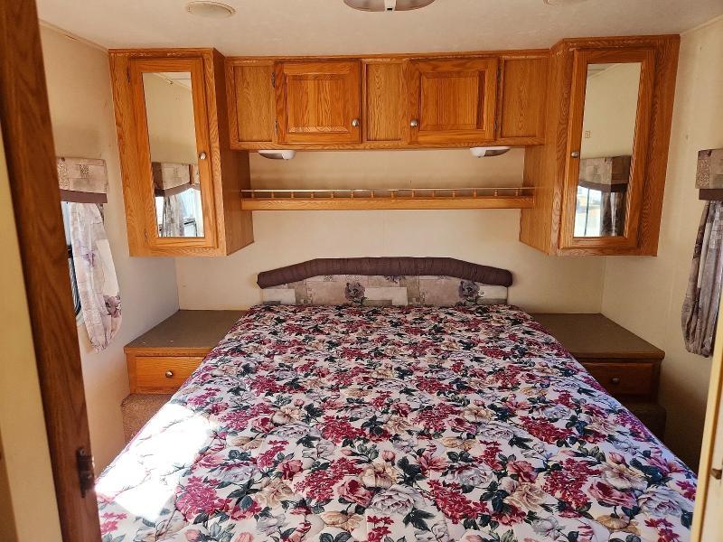 2004 Trailers Travel Trailer