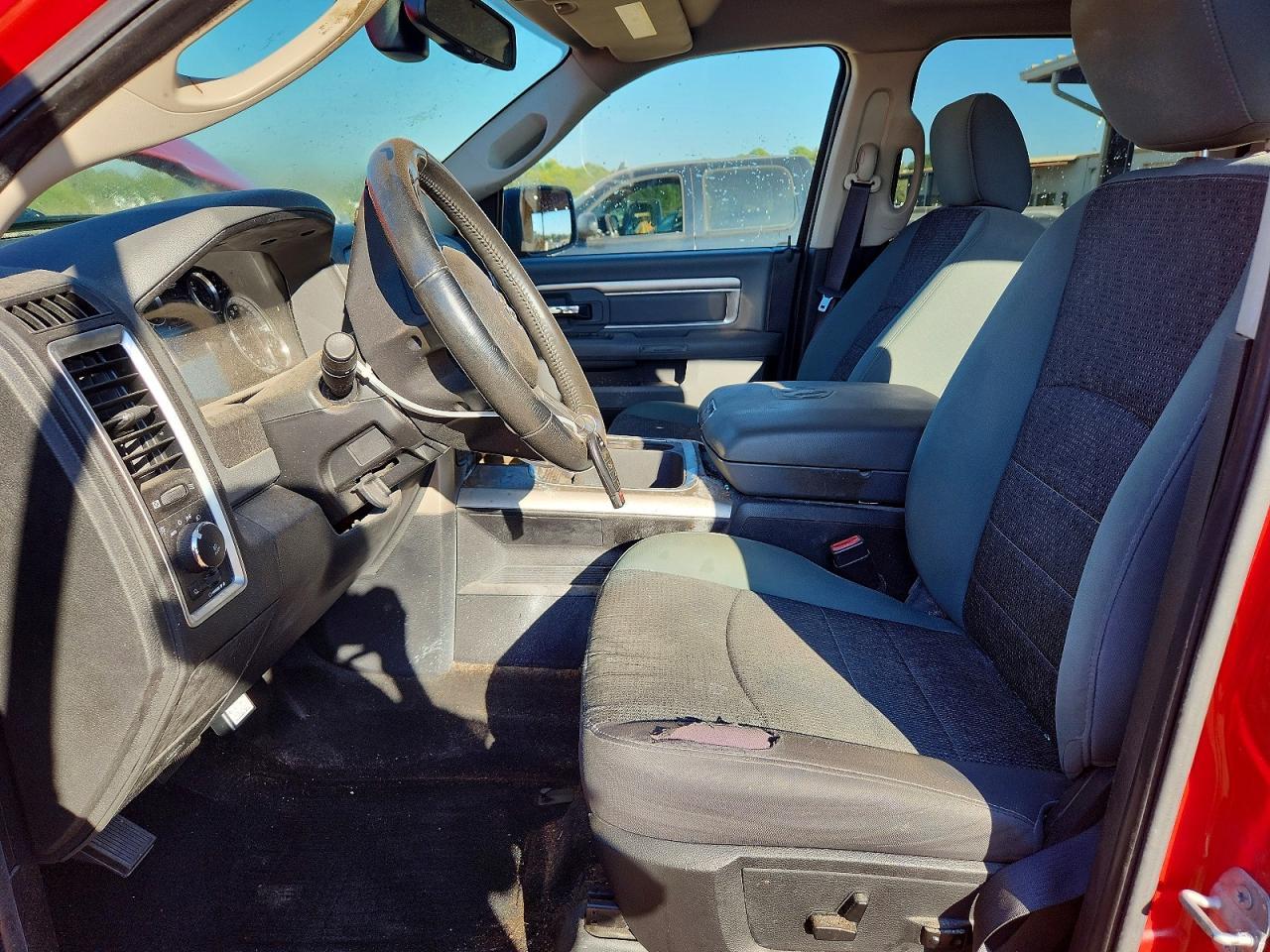 2015 Dodge RAM 1500 SLT
