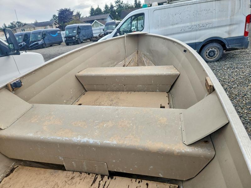 2005 Lowe 2007 EZ Loader JON Boat