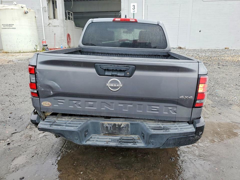 2022 Nissan Frontier S