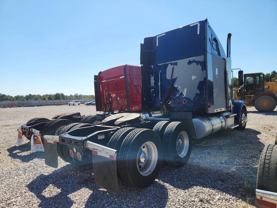 2020 Freightliner 122SD-Semi Truck