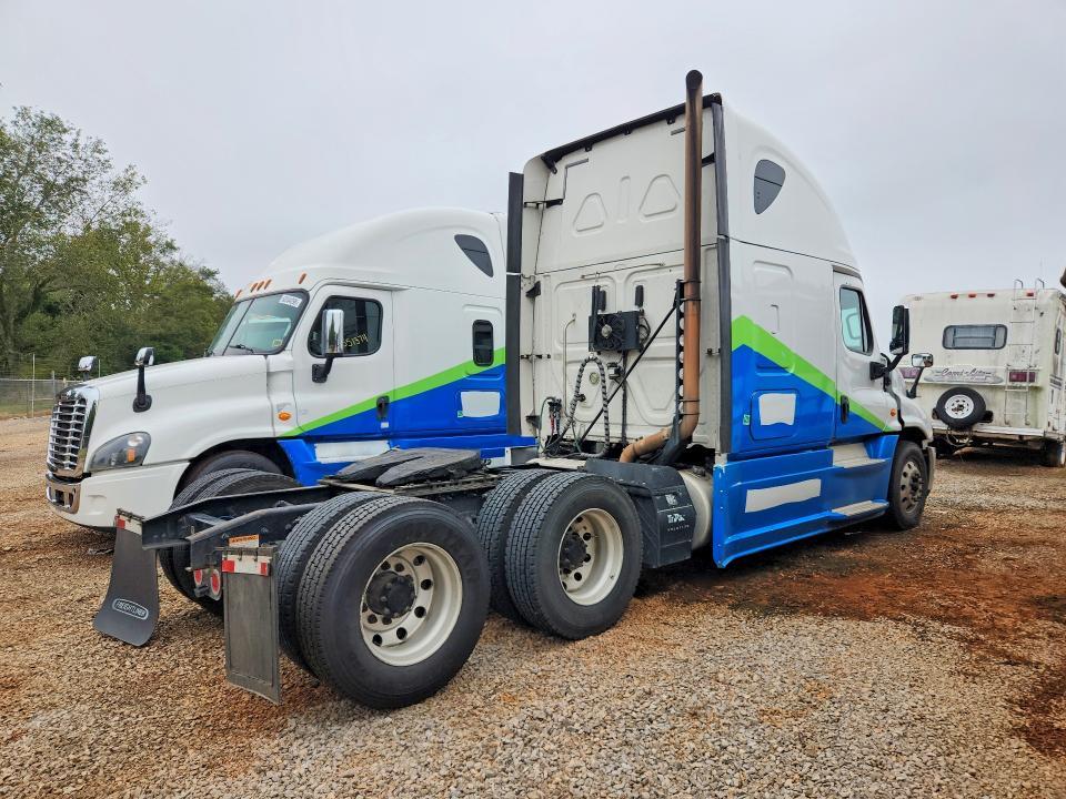 2018 Freightliner Cascadia 125 Semi Truck