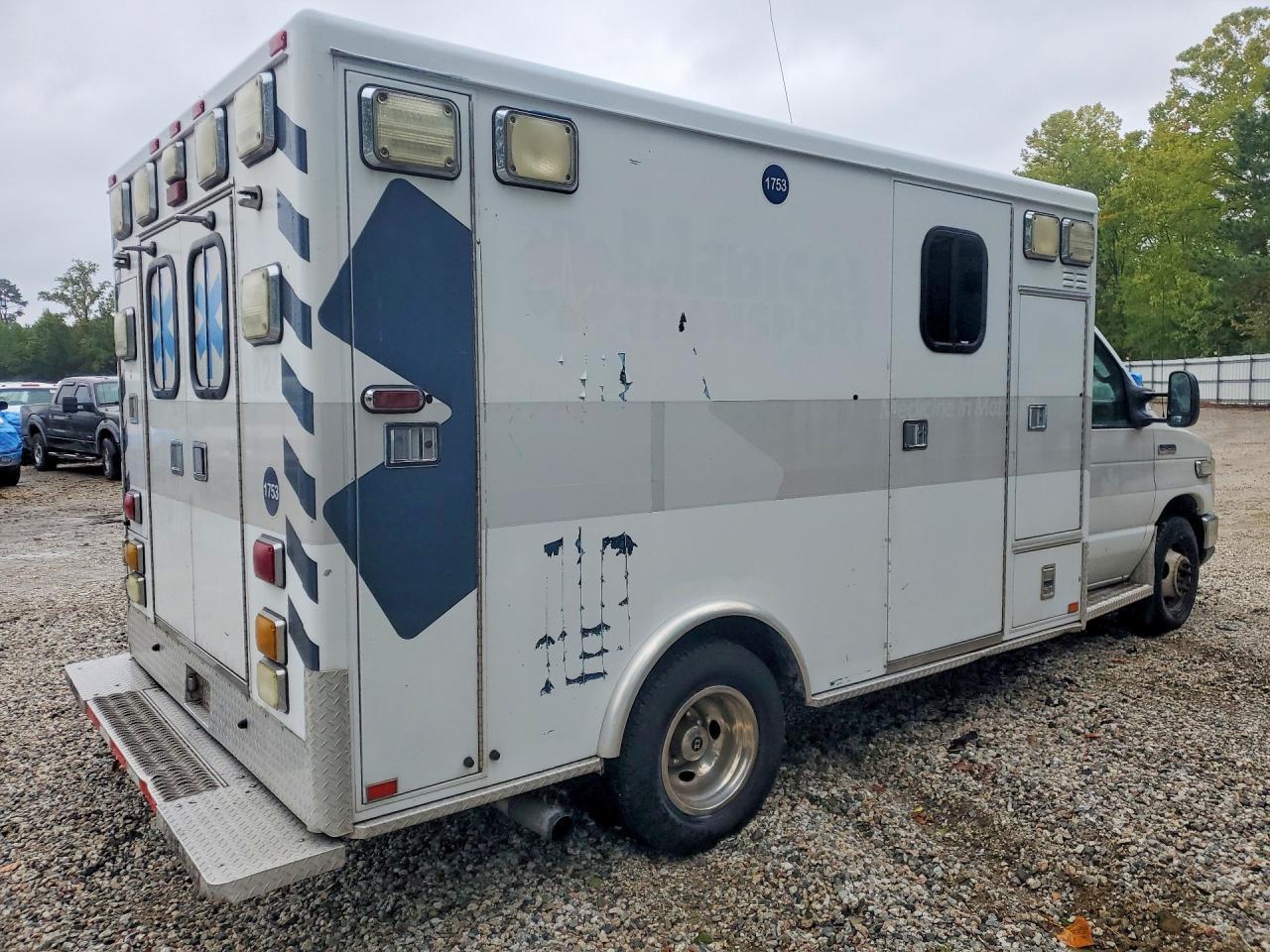 2009 Ford E350 Econo-Ambulance