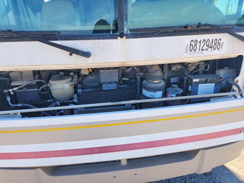 2000 Fleetwood Bounder RV