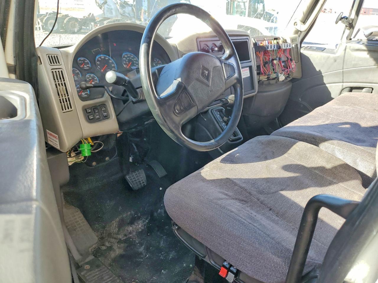 2017 International 4300 BOX Truck