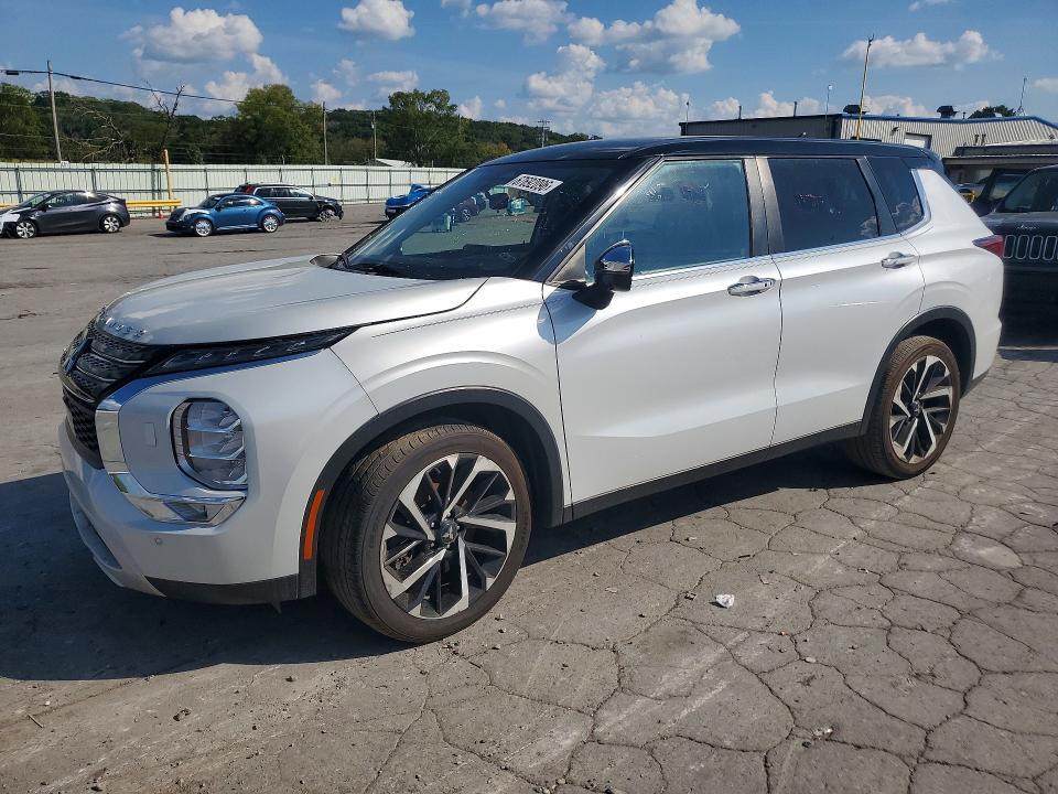 2022 Mitsubishi Outlander SE
