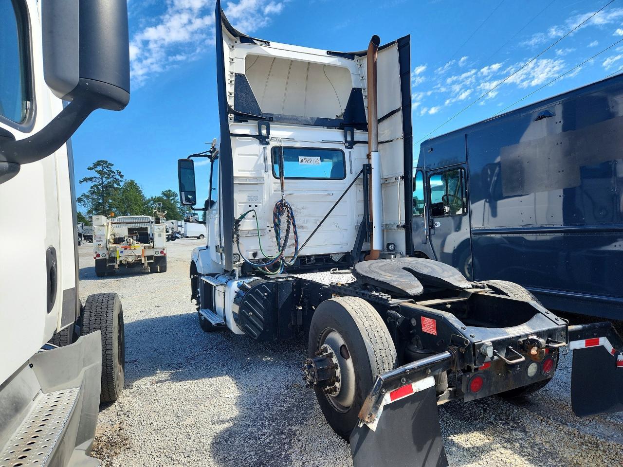 2017 Volvo VNL Semi Truck