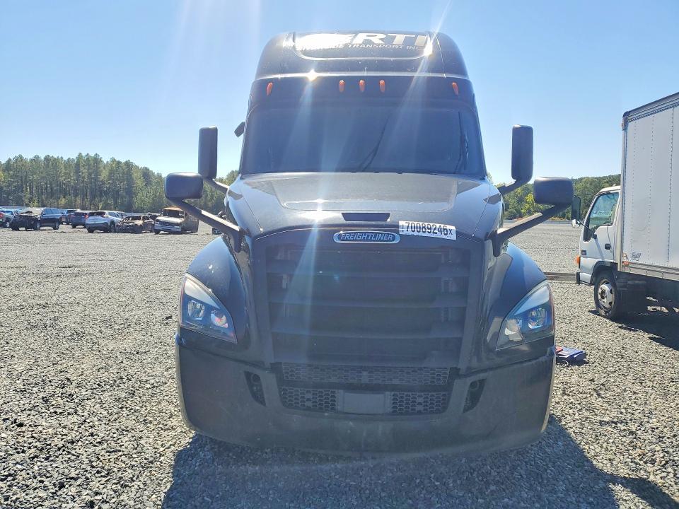 2020 Freightliner Cascadia 126