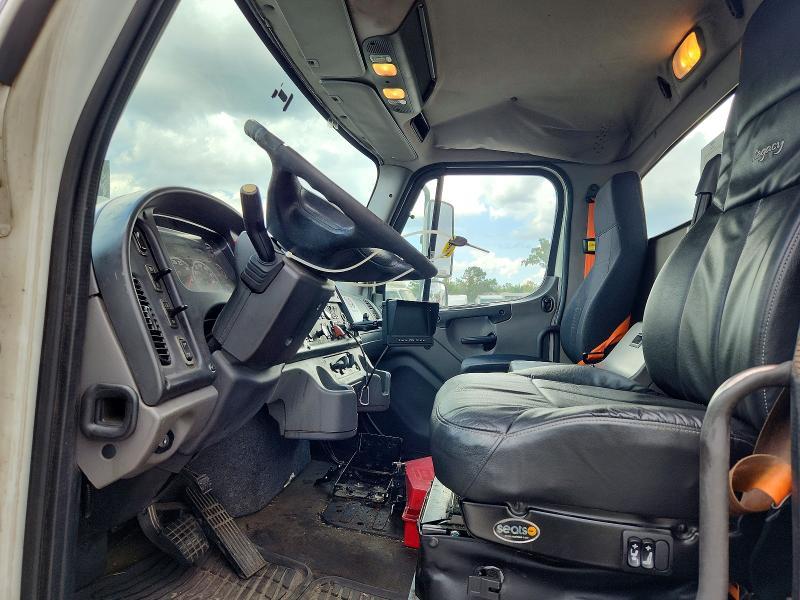 2015 Freightliner Business Class M2 Truck Cab AND Chassis