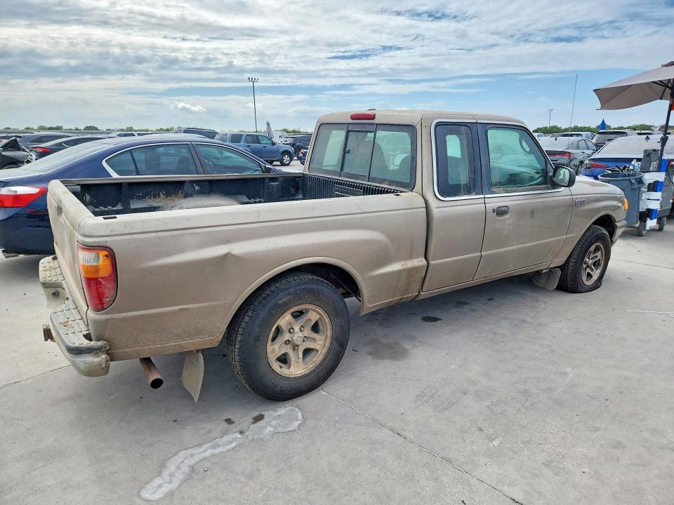 2003 Mazda B3000 cab Plus