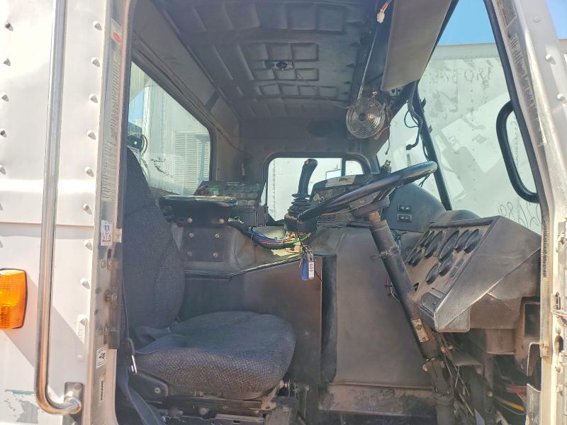 2011 Peterbilt 320 Packer Garbage Truck