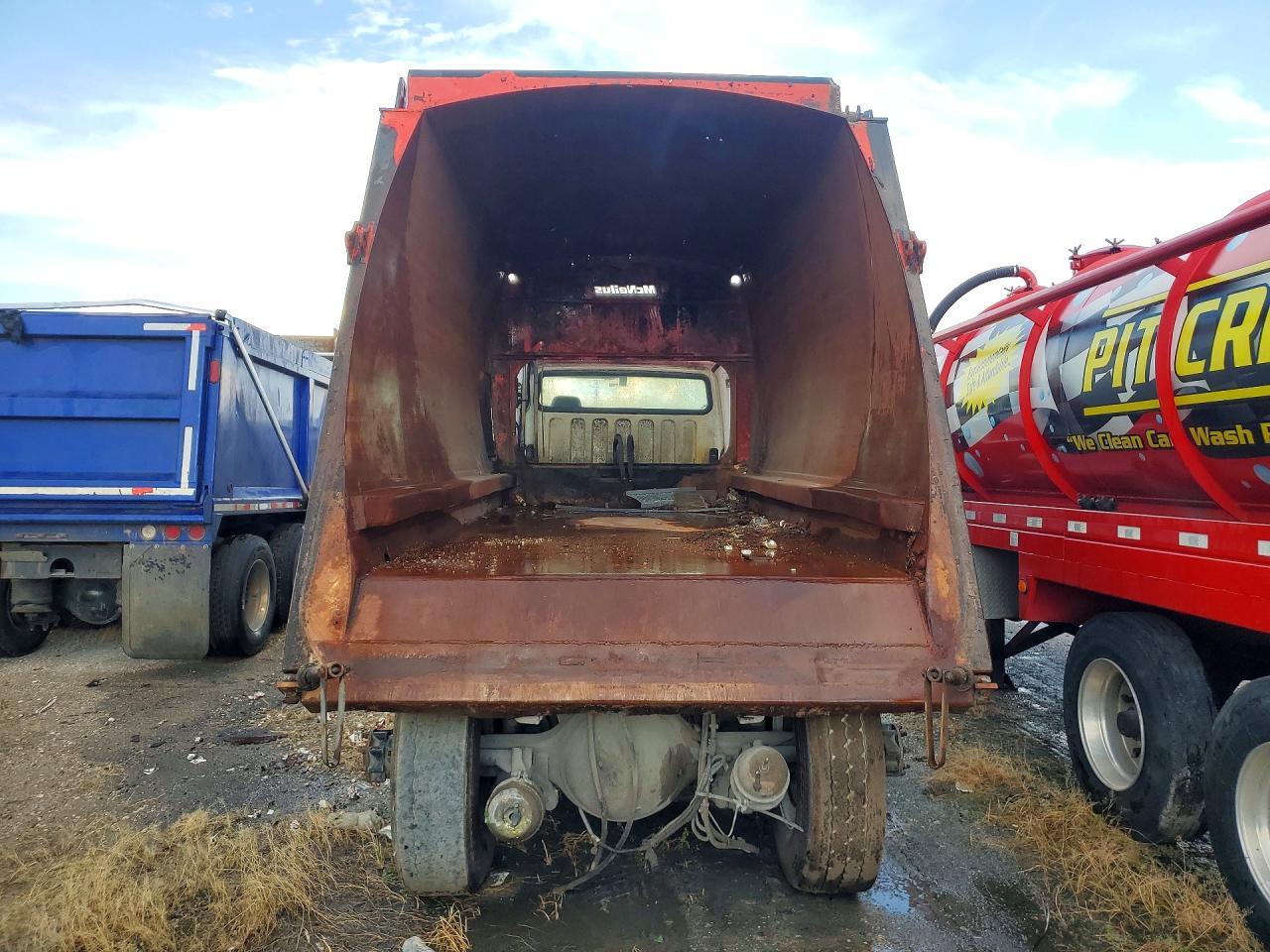 2014 Freightliner Business Class M2 Refuse Truck