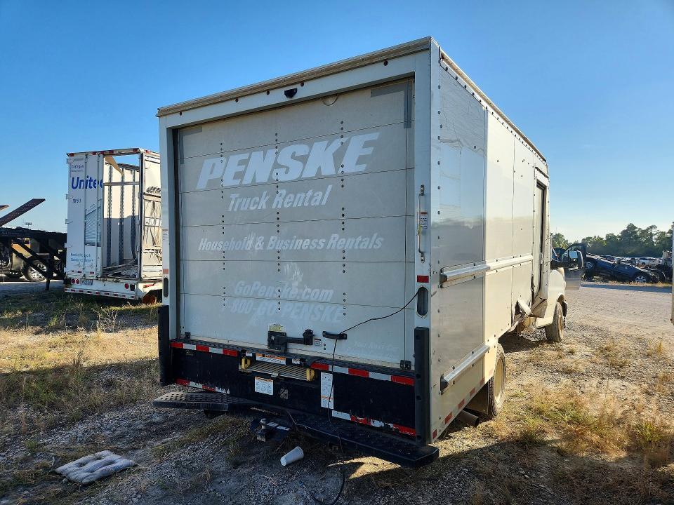 2023 GMC Savana Cutaway G3500 BOX Truck