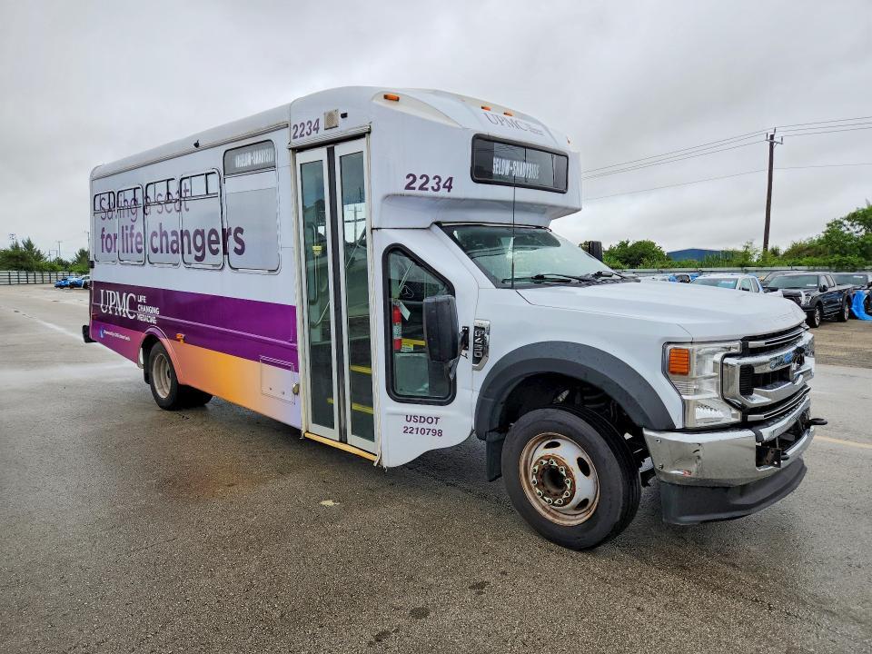 2022 Ford F450 Super Duty Shuttle Bus