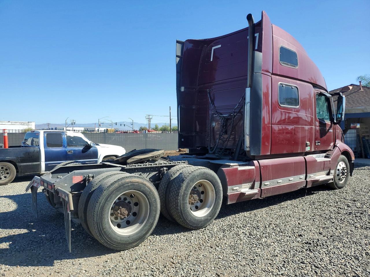 2020 Volvo VNL Semi Truck