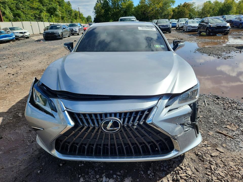 2025 Lexus ES 300H Base
