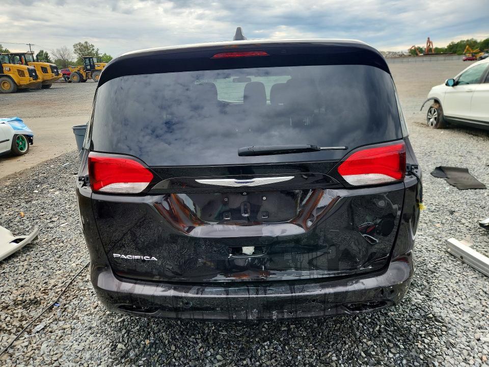 2018 Chrysler Pacifica L