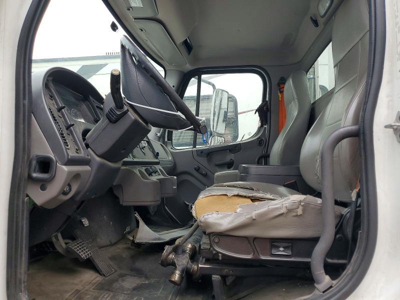 2021 Freightliner 2021  M2 106 MED-Delivery Truck