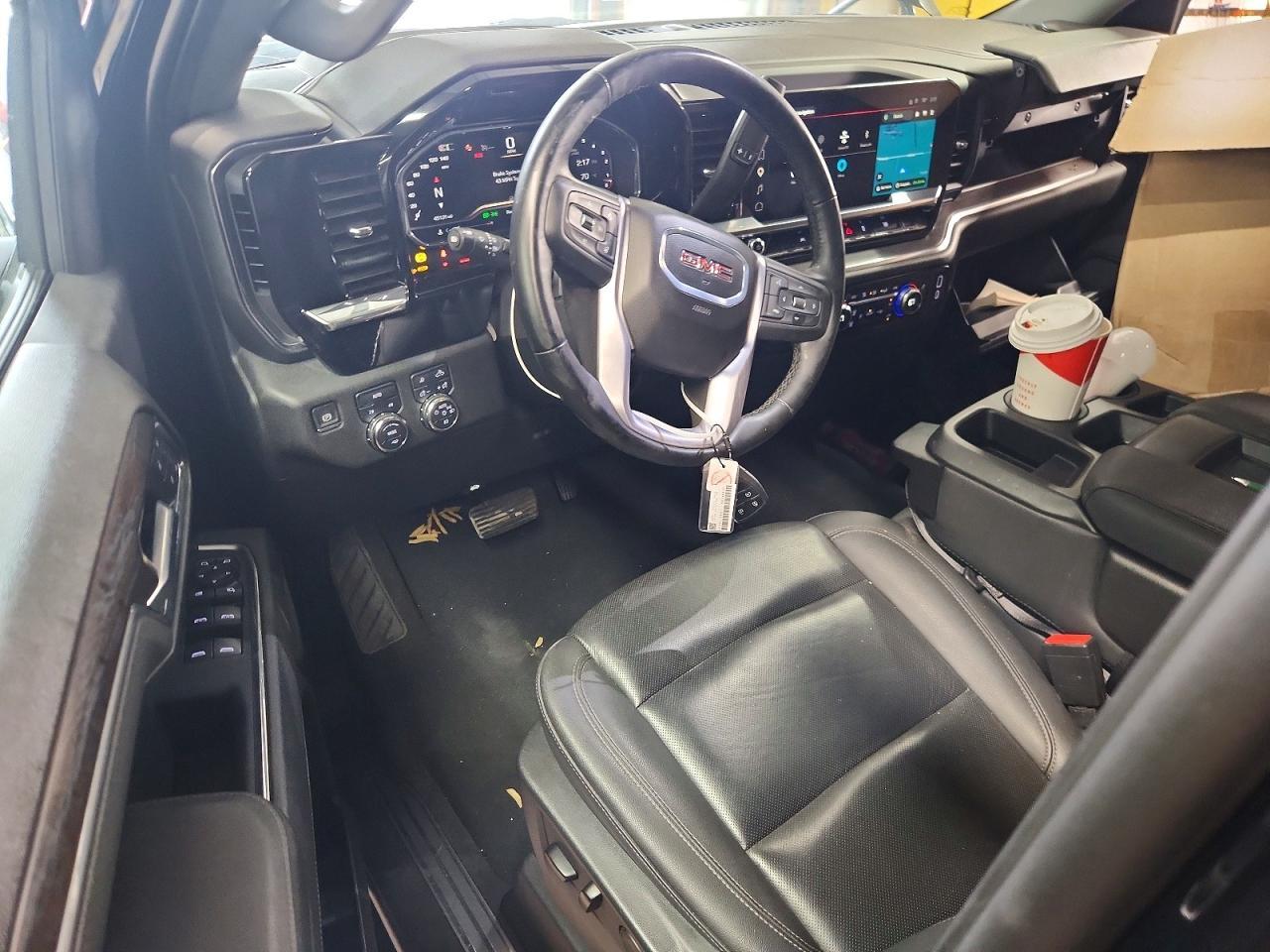 2025 GMC Sierra K1500 SLT