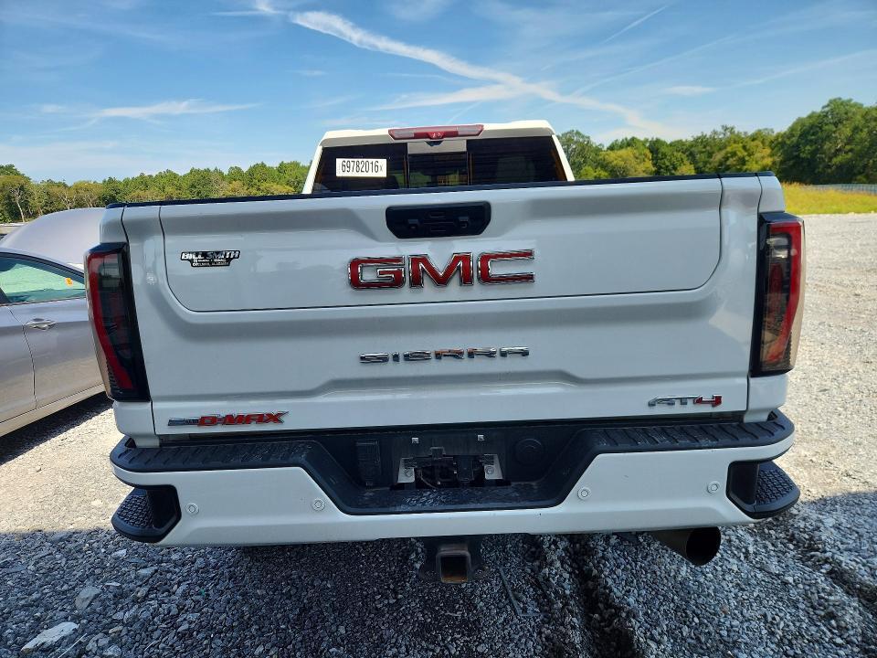 2024 GMC Sierra K2500 AT4