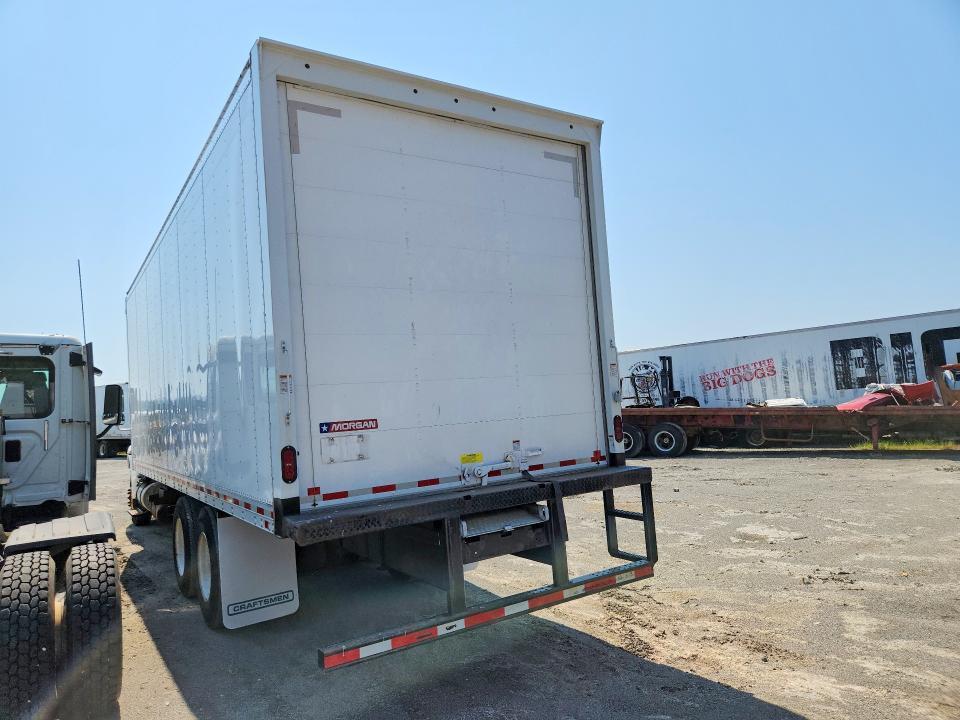 2009 International 4400 BOX Truck