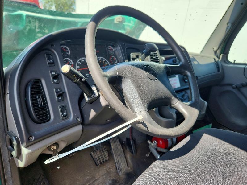 2016 Freightliner Business Class M2 BOX Truck