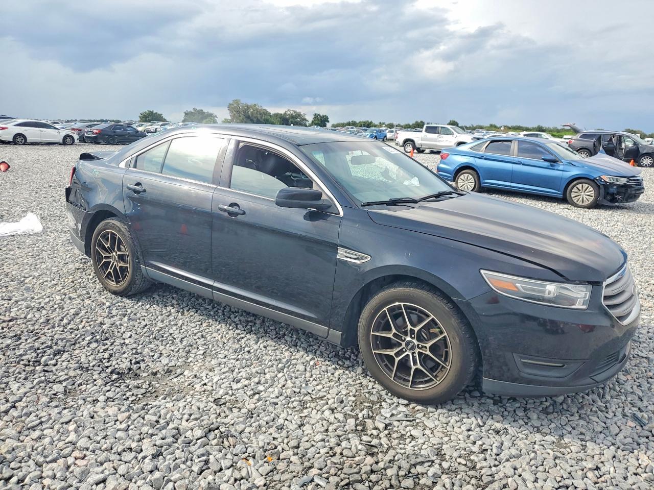 2017 Ford Taurus SEL