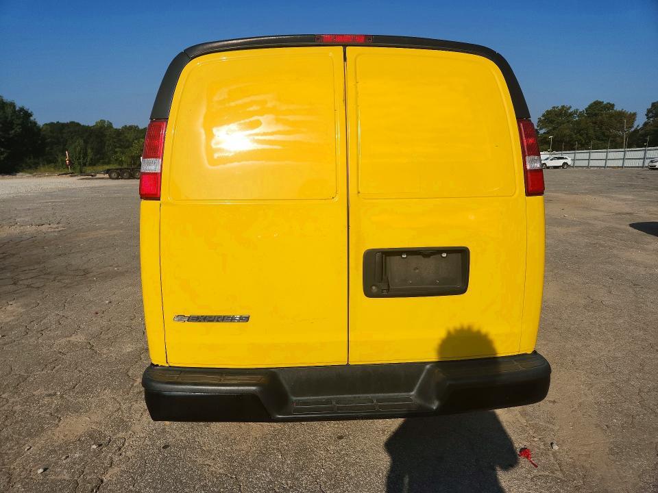 2020 Chevrolet Express G2500
