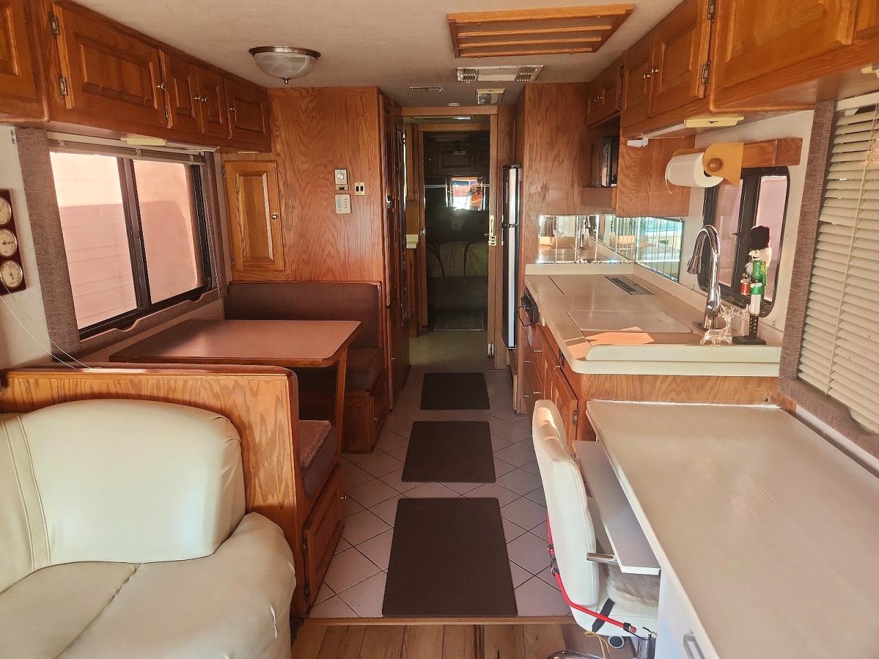 1998 Roadmaster Windsor RV