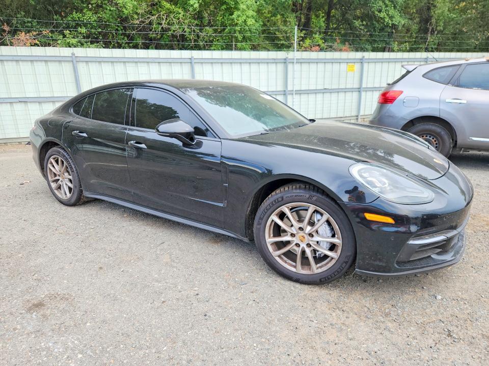 2017 Porsche Panamera 2