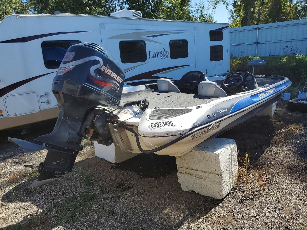 2000 Stratos Boat