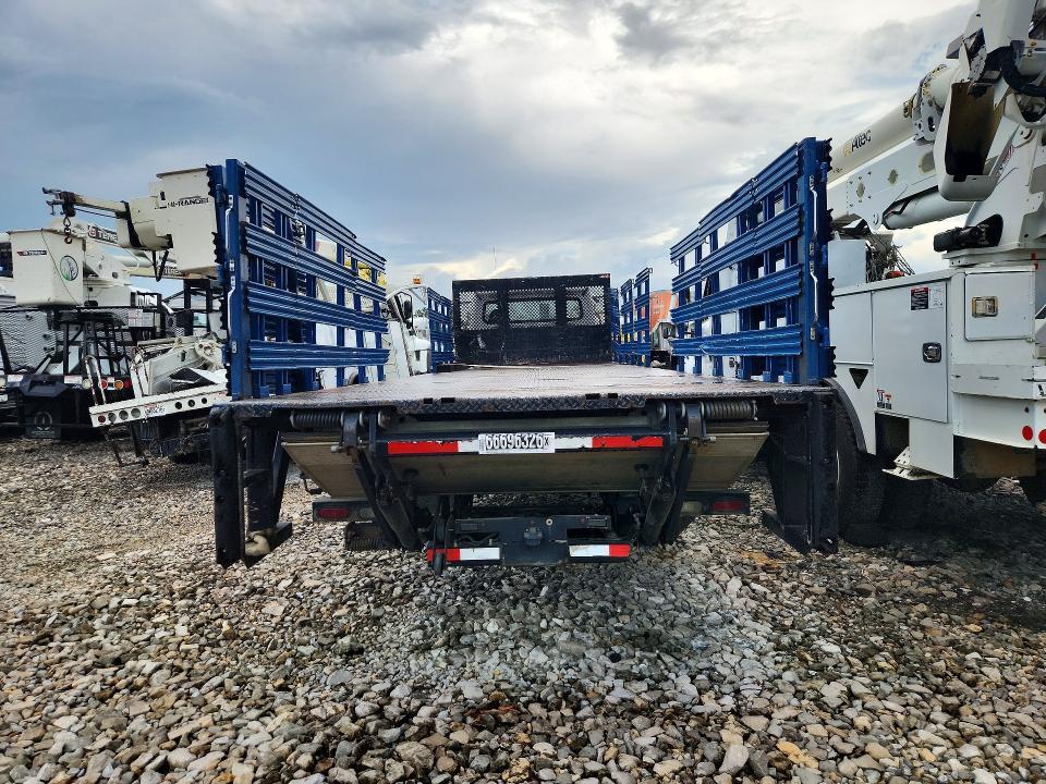2017 Freightliner Business Class M2 Flatbed Truck