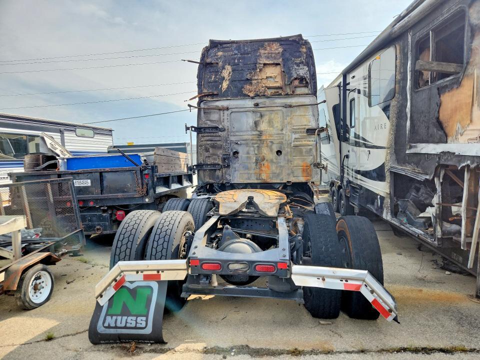2019 Volvo VNL Semi Truck