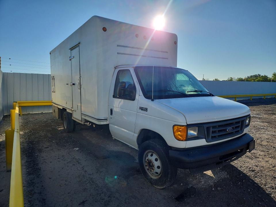 2005 Ford E450 BOX Truck
